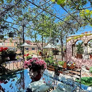 Spectacular Luxury Flat In Trastevere , Rome Italy
